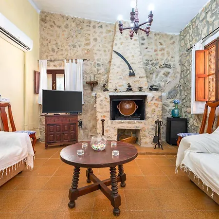 Holiday home Finca Can Calistro *